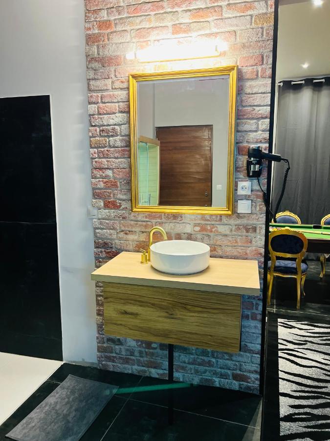 Capsule Street Art - Sauna- Jacuzzi - Playstation 5 - Billard - Netflix - Home Cinema - Terrasse Douai Exteriör bild