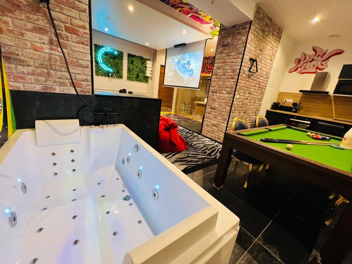 Capsule Street Art - Sauna- Jacuzzi - Playstation 5 - Billard - Netflix - Home Cinema - Terrasse Douai Exteriör bild