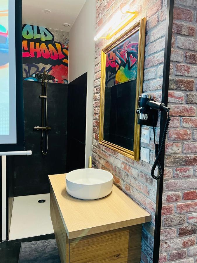 Capsule Street Art - Sauna- Jacuzzi - Playstation 5 - Billard - Netflix - Home Cinema - Terrasse Douai Exteriör bild